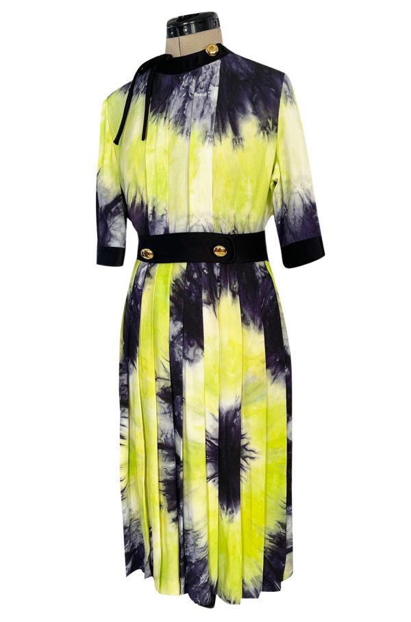 Gorgeous Spring 2019 Prada Look 41 Runway Neon Green & Navy Tie Dye Dress For Discount