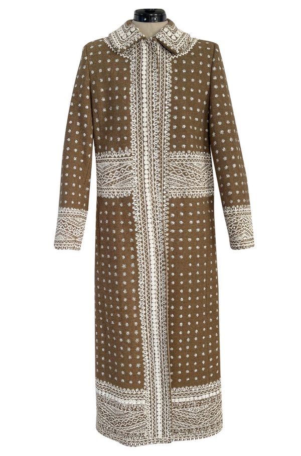 Stunning Fall 2002 Oscar de la Renta Wool & Cashmere Beaded & Embroidered Runway Coat Hot on Sale