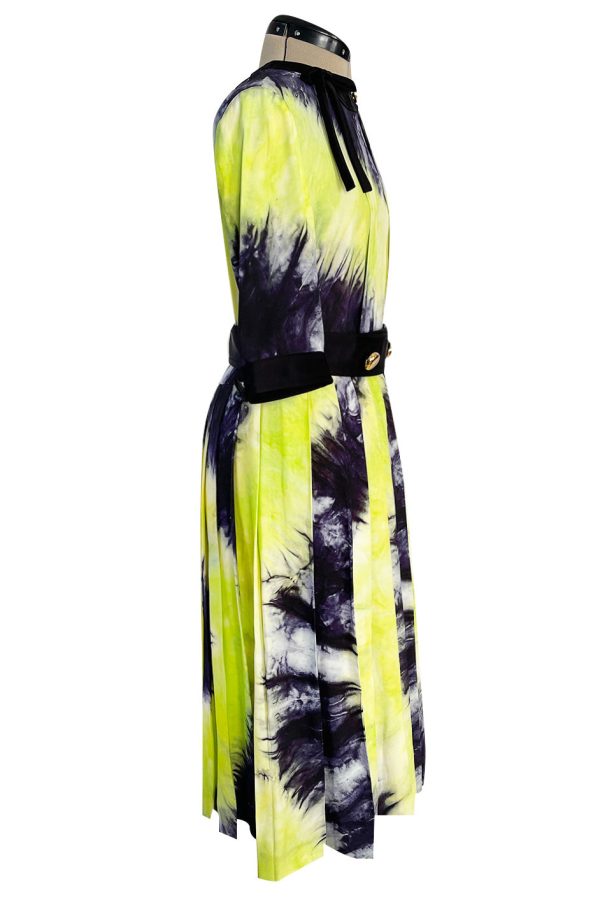 Gorgeous Spring 2019 Prada Look 41 Runway Neon Green & Navy Tie Dye Dress For Discount