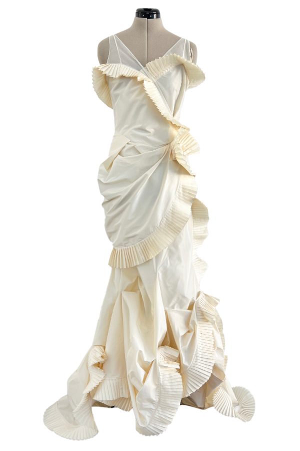 Christian Dior Fall 2006 by John Galliano Ivory Ruffle Runway Dress Discount