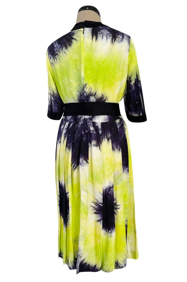 Gorgeous Spring 2019 Prada Look 41 Runway Neon Green & Navy Tie Dye Dress For Discount